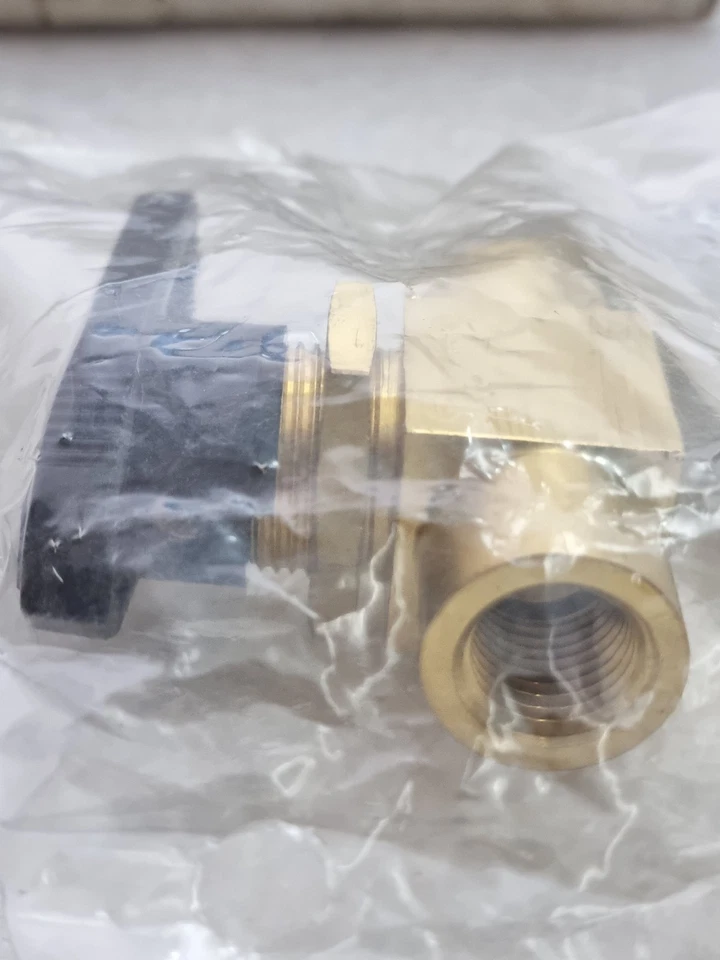 Lot Of 5 Pcs Swagelok B-43F4 Brass 40 Series Ball Valve New B43F4